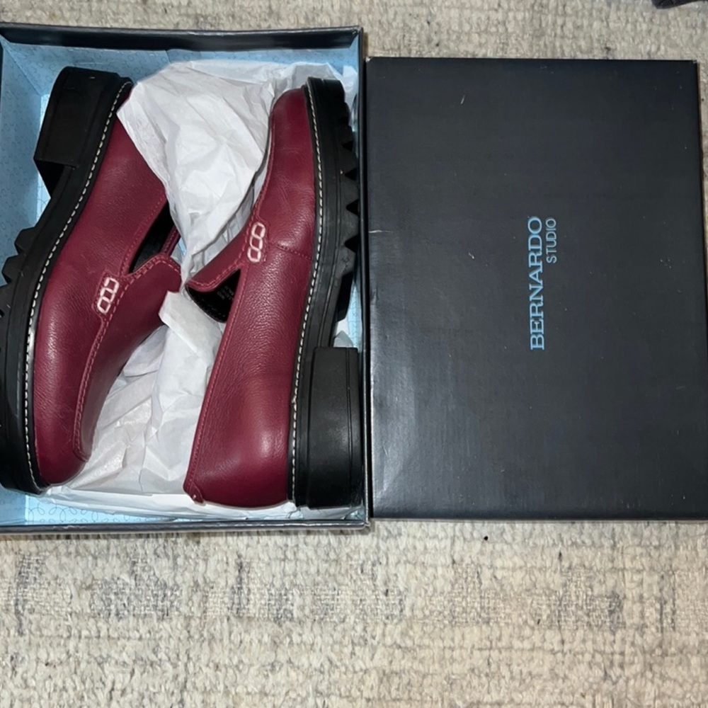 NIB Bernardo Studio Leather Platform Lug
Sole Loafer, Size 8M